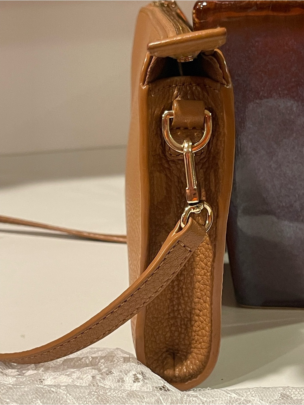 Tory Burch Caramel Brown Pebbled Leather Crossbody Gold Tone Logo Zip Top 9 x 6 - Picture 3 of 8
